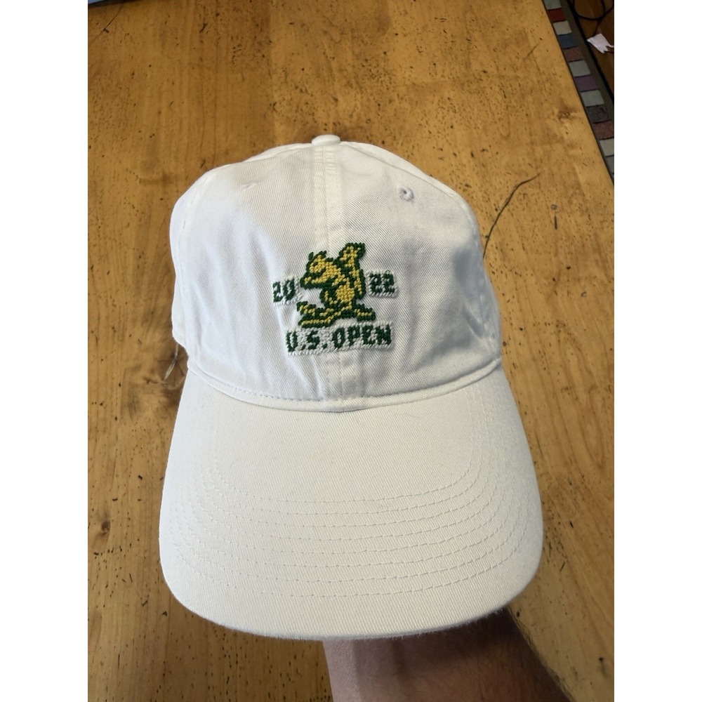 Oakmont Country Club 🐿️ • Smathers & Branson Performance Needlepoint Hat • NWOT